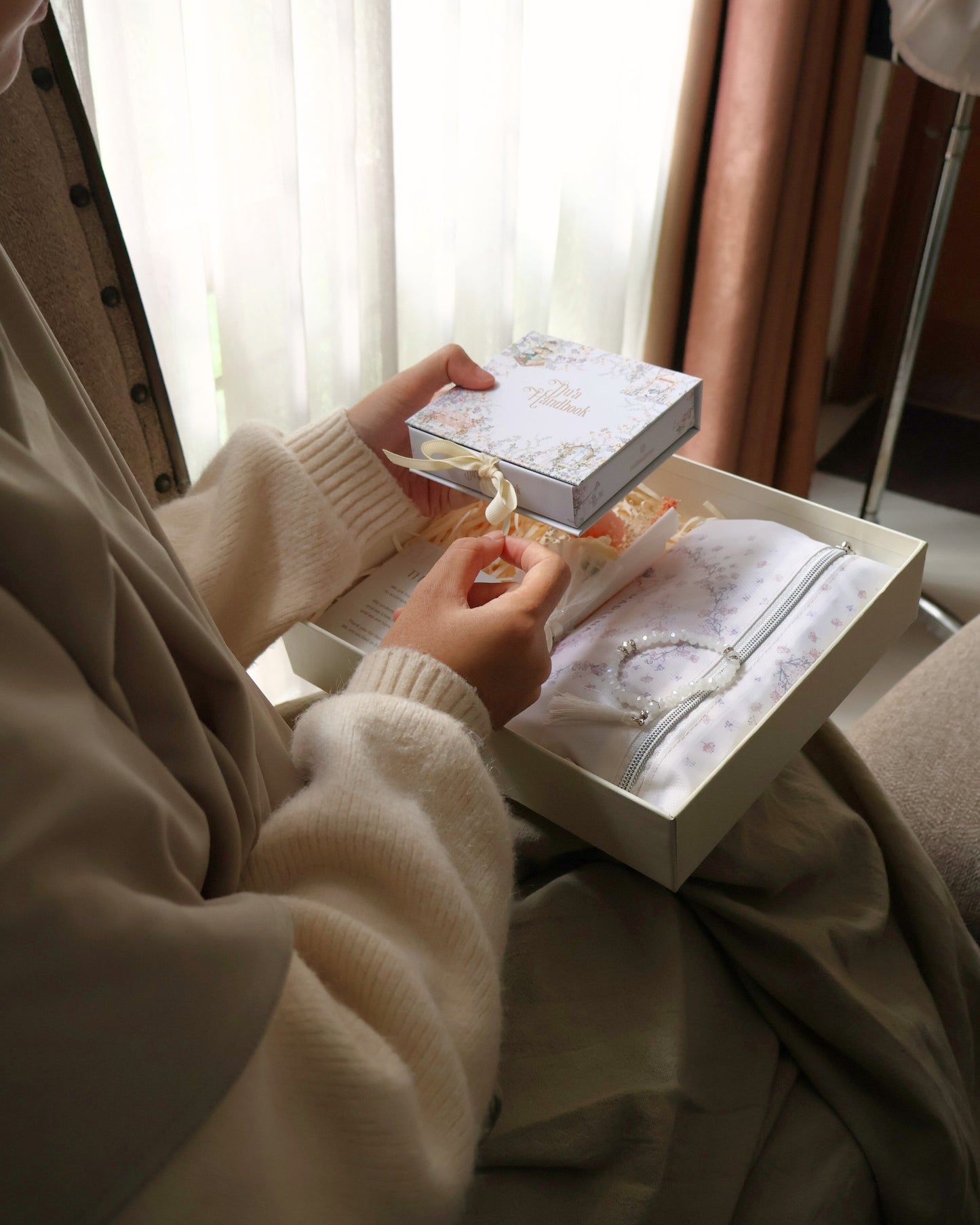 Madinaquran - Hampers Set buku doa, Sajadah & Tasbih Bright Package
