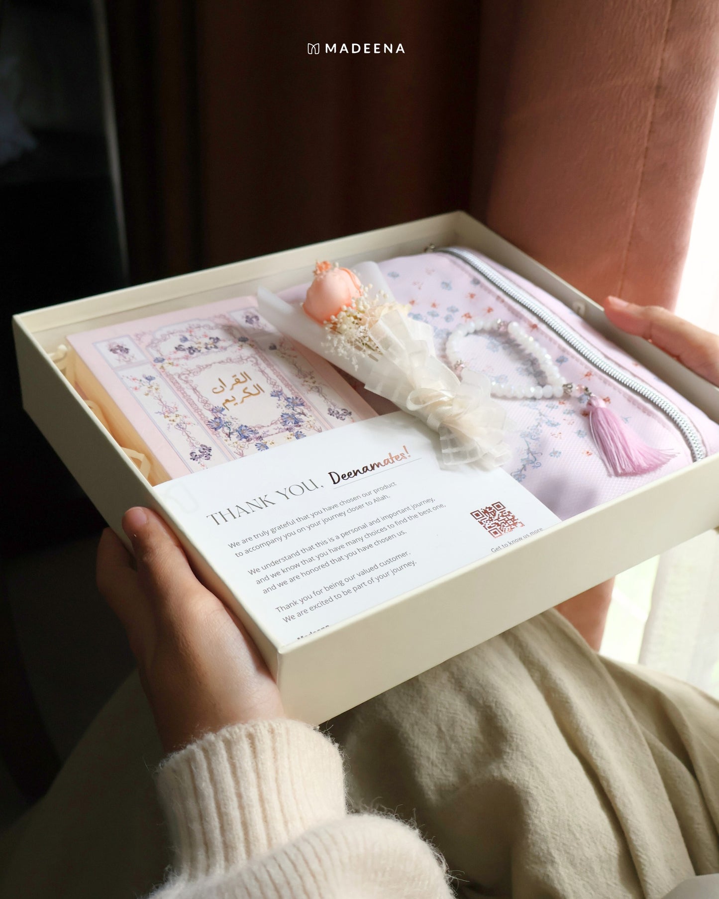 Madinaquran - Hampers al Quran & Sajadah & Tasbih Bright Package (Mushaf ukuran kecil A6 )