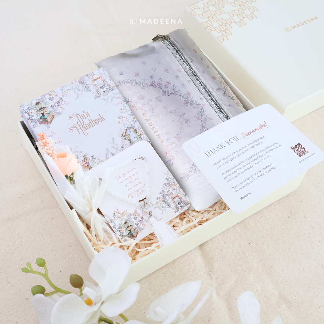 Madinaquran - Hampers Set buku doa, Sajadah & Tasbih Bright Package