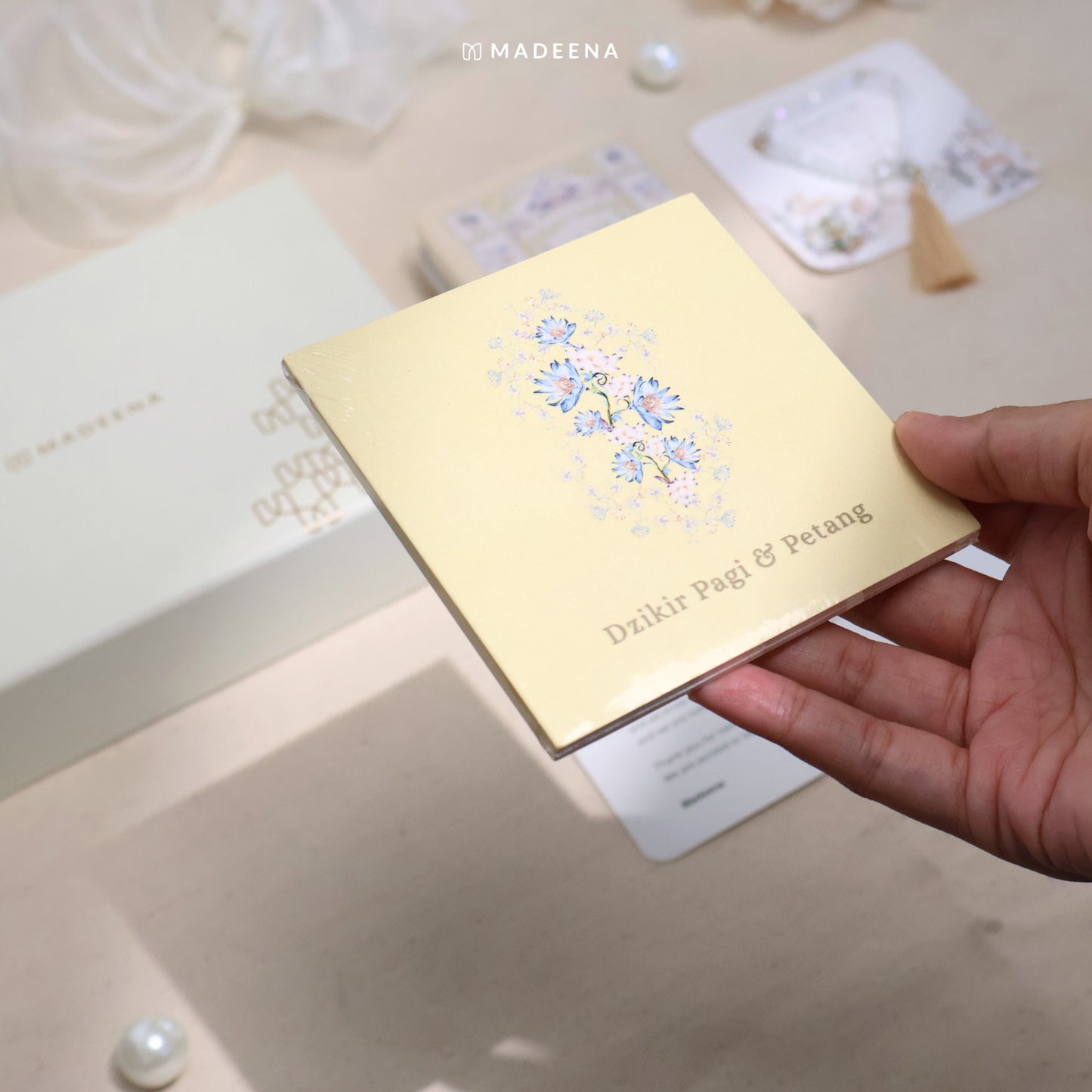 Madinaquran - Hampers al Quran saku A7, Buku Dzikir, dan Tasbih