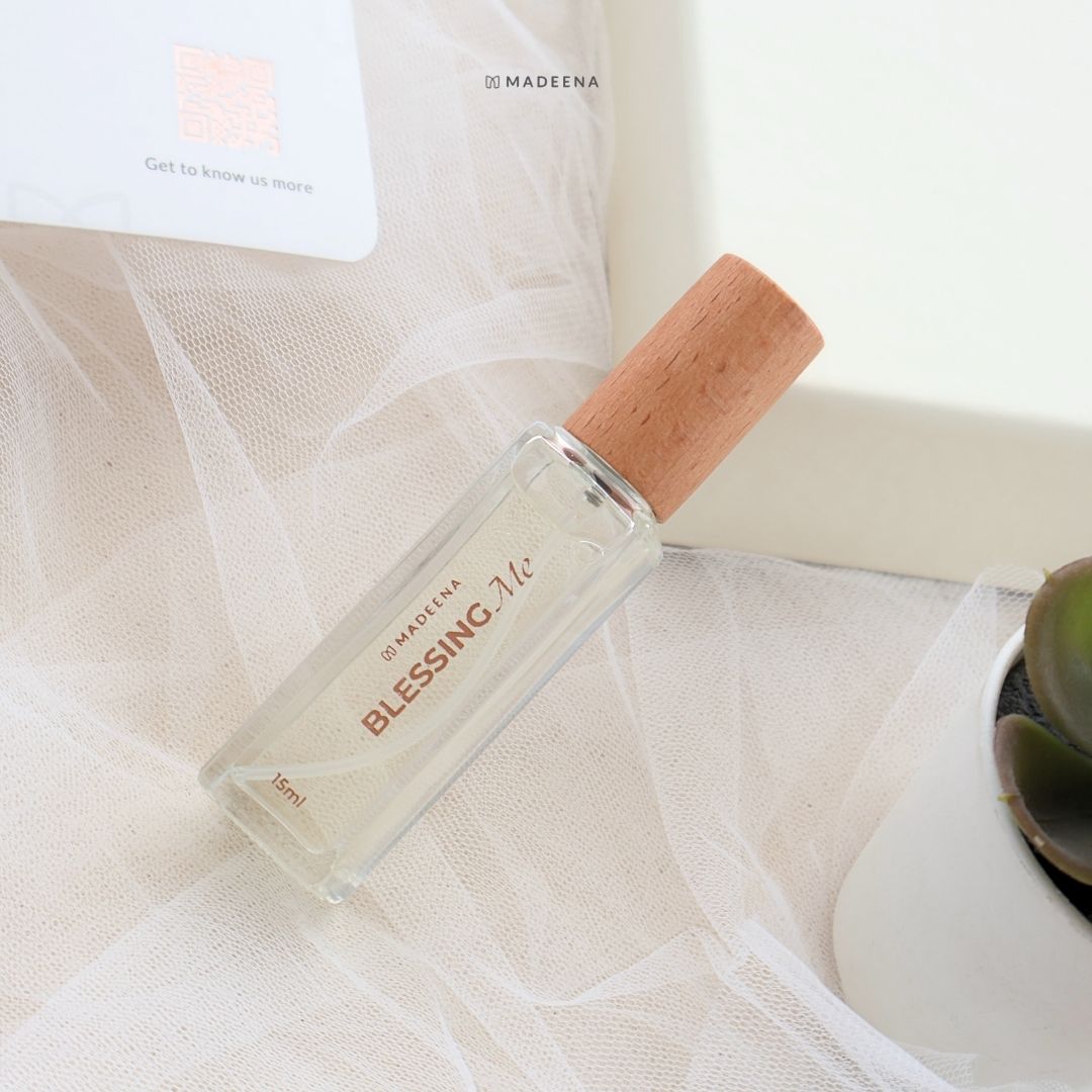 Kado Pernikahan Bermanfaat Hampers al Quran & Eau de Toilette Shine Package