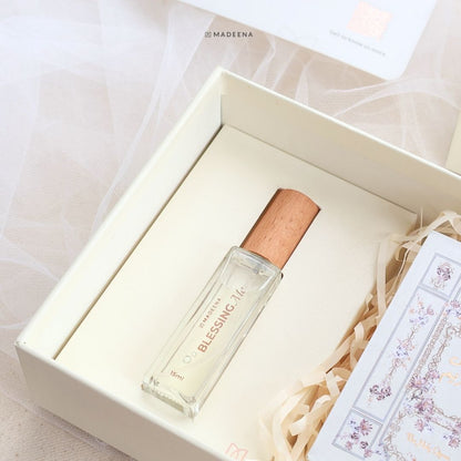 Kado Pernikahan Bermanfaat Hampers al Quran & Eau de Toilette Shine Package