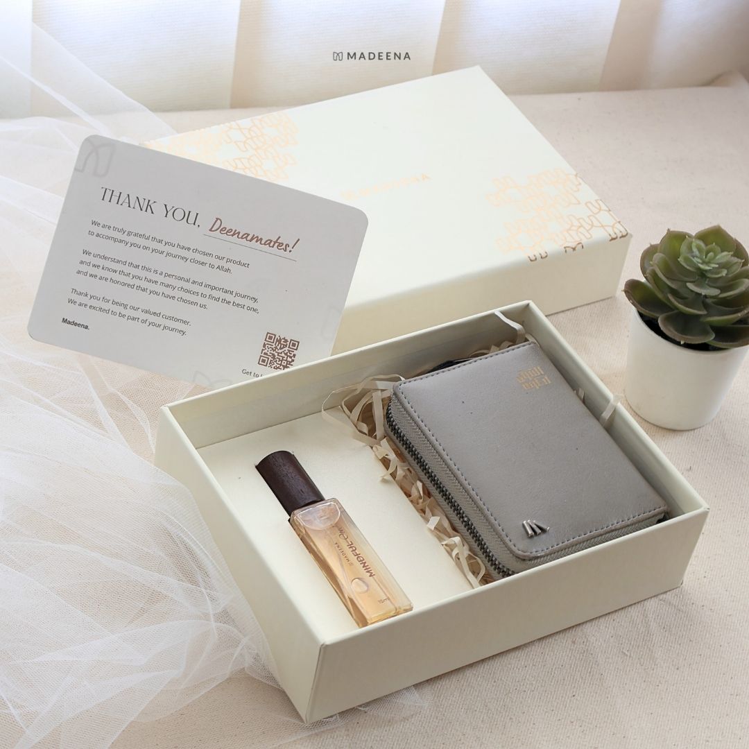 Kado Pernikahan Bermanfaat Hampers al Quran & Eau de Toilette Shine Package